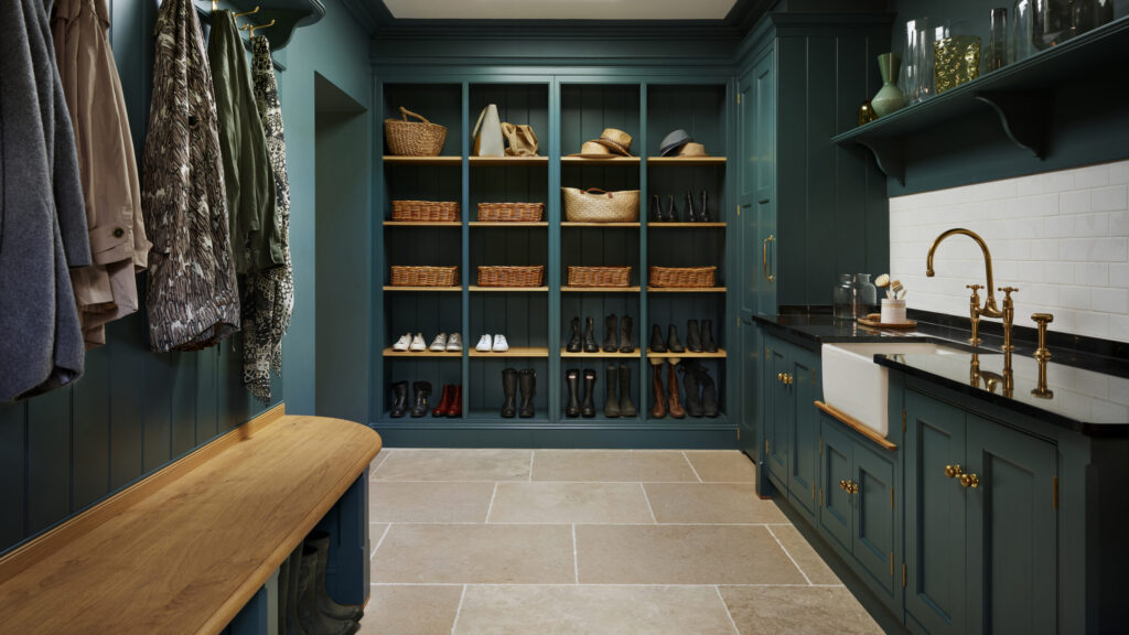 boot room 4